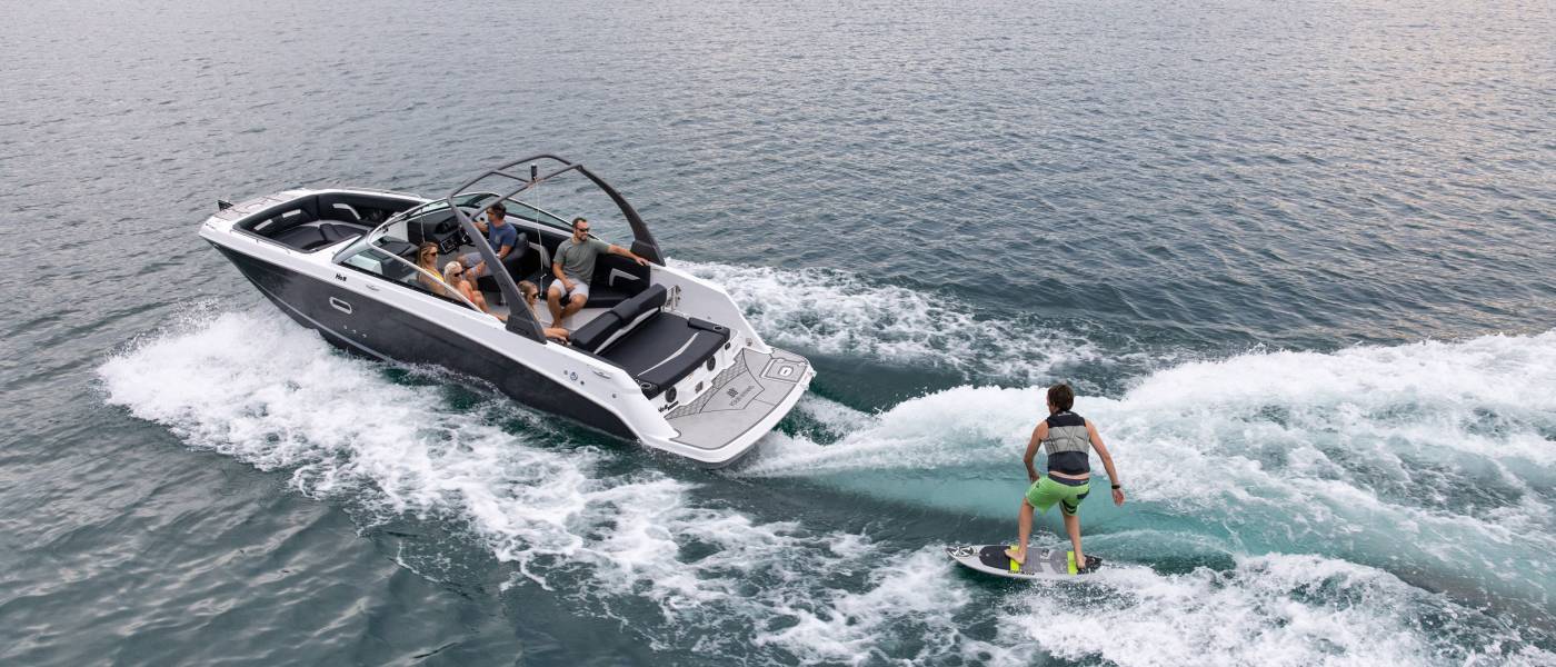 Four Winns HD8 Surf