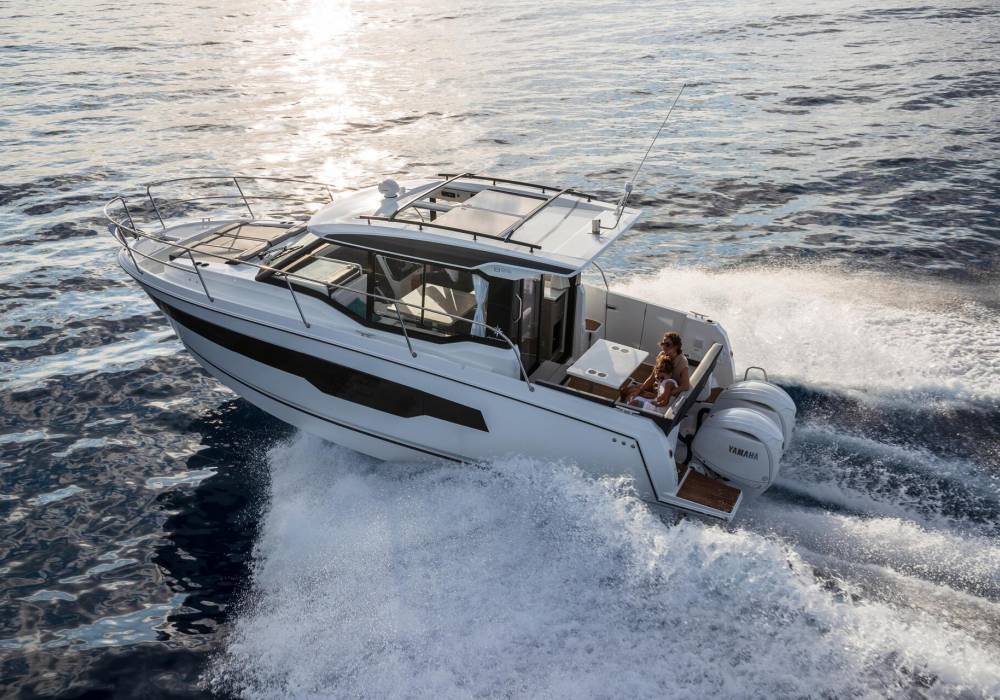 Cutting-Edge Looks, Jeanneau DNA